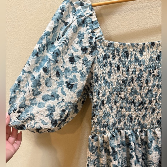 Oddi Women’s Puff Sleeve Smocked Tiered Midi Dress in Blue & White Floral XL - Picture 6 of 8